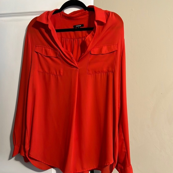 Red blouse - Picture 2 of 5